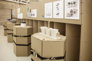 Exposición montaje efímero cartón Triplo sistema modular Valencia