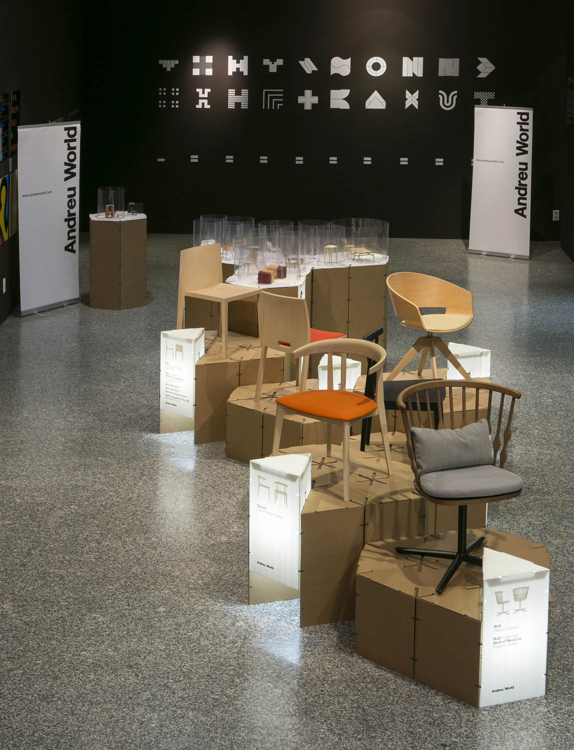 Exposición y entrega de Premios Internacionales de Diseño Andreu World 2014