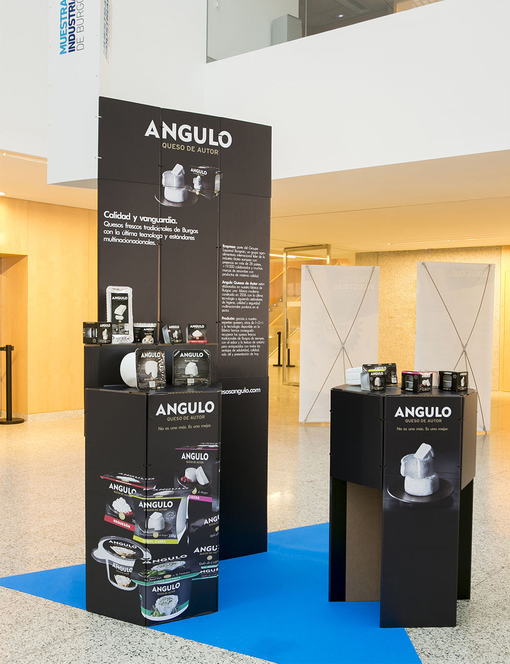 Muestra Industrial de Burgos 19/22 Noviembre 2014
Proyecto de Diseño y Gestión de o2studio Agencia de Publicidad con Sistema Constructivo en Cartón Triplo* 
